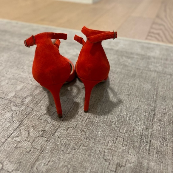 Elegant Red Women's Heels naturalizer size 6 - Picture 8 of 9